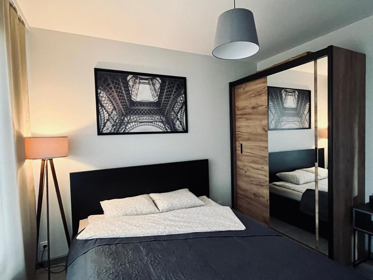 Apartament Husarska Lägenhet Rumia Exteriör bild